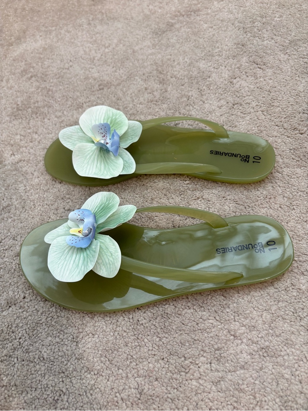 No Boundaries Olive Green Floral Jelly Sandals - Women-10